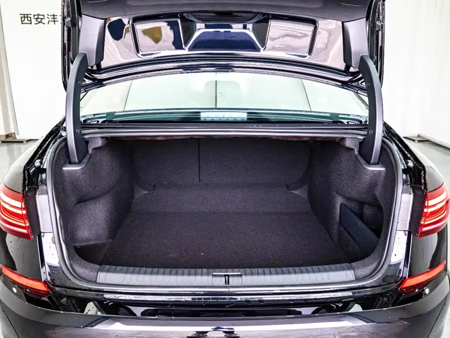 Volkswagen Passat — фото 19