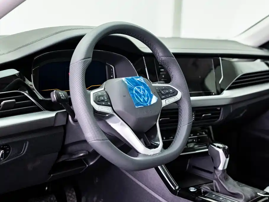 Volkswagen Passat — фото 7