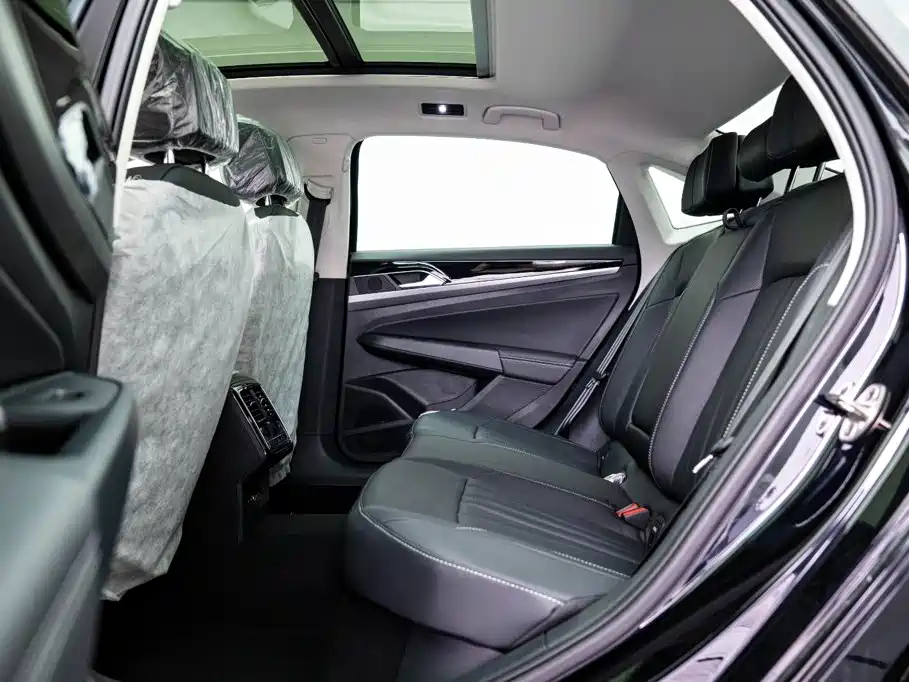 Volkswagen Passat — фото 10