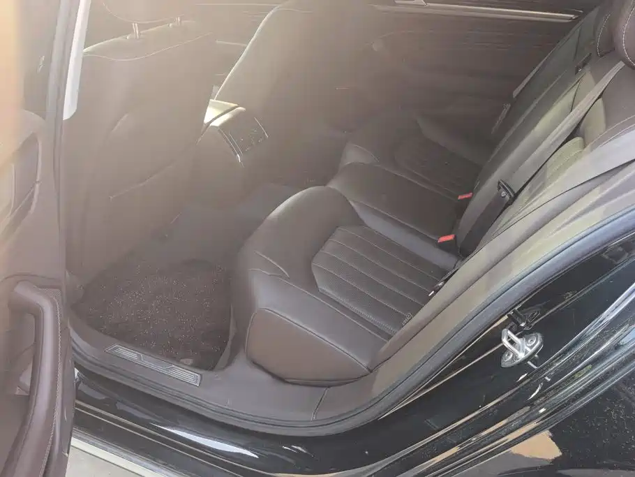 Volkswagen Phideon — фото 11