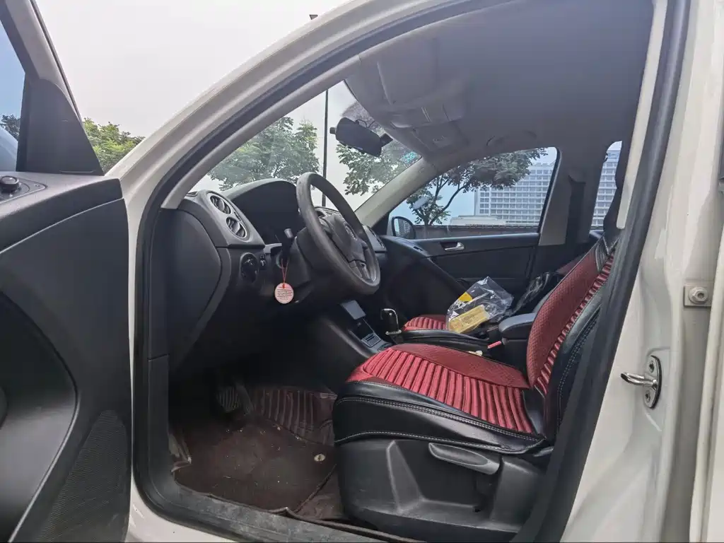 Volkswagen Tiguan — фото 5
