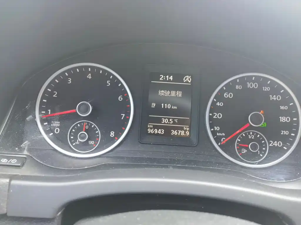 Volkswagen Tiguan — фото 8