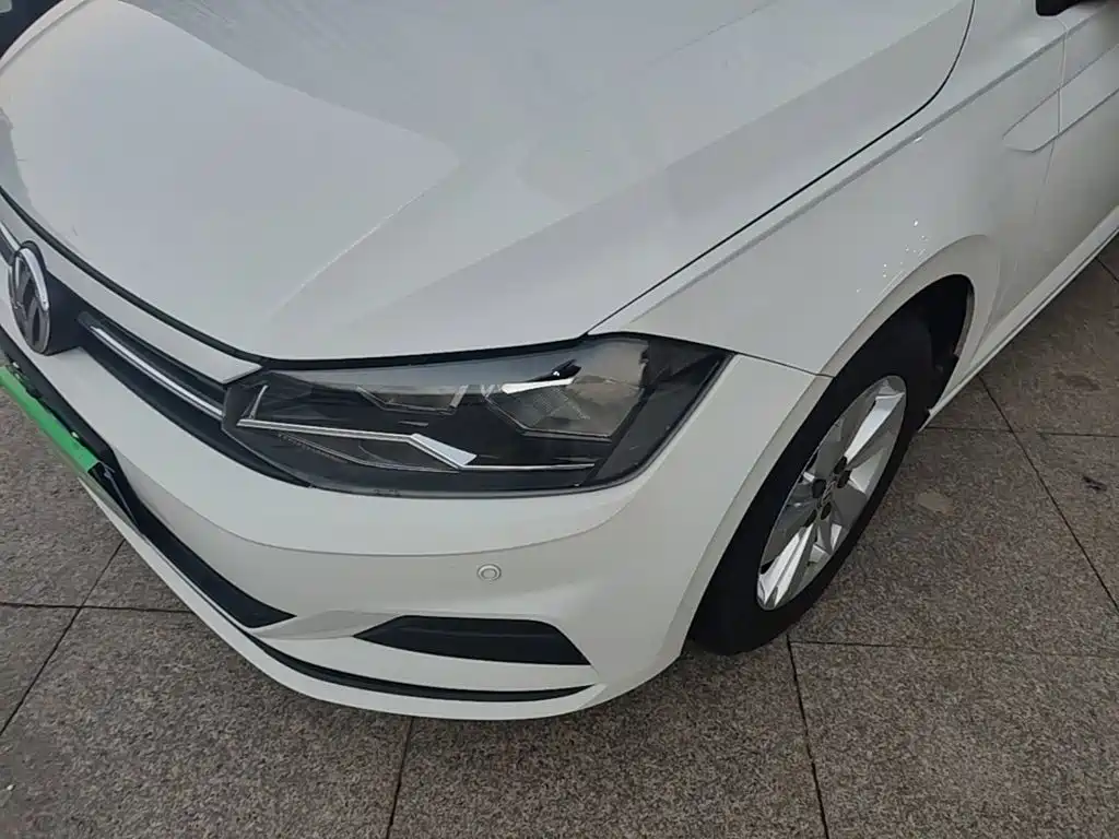 Volkswagen Polo — фото 23