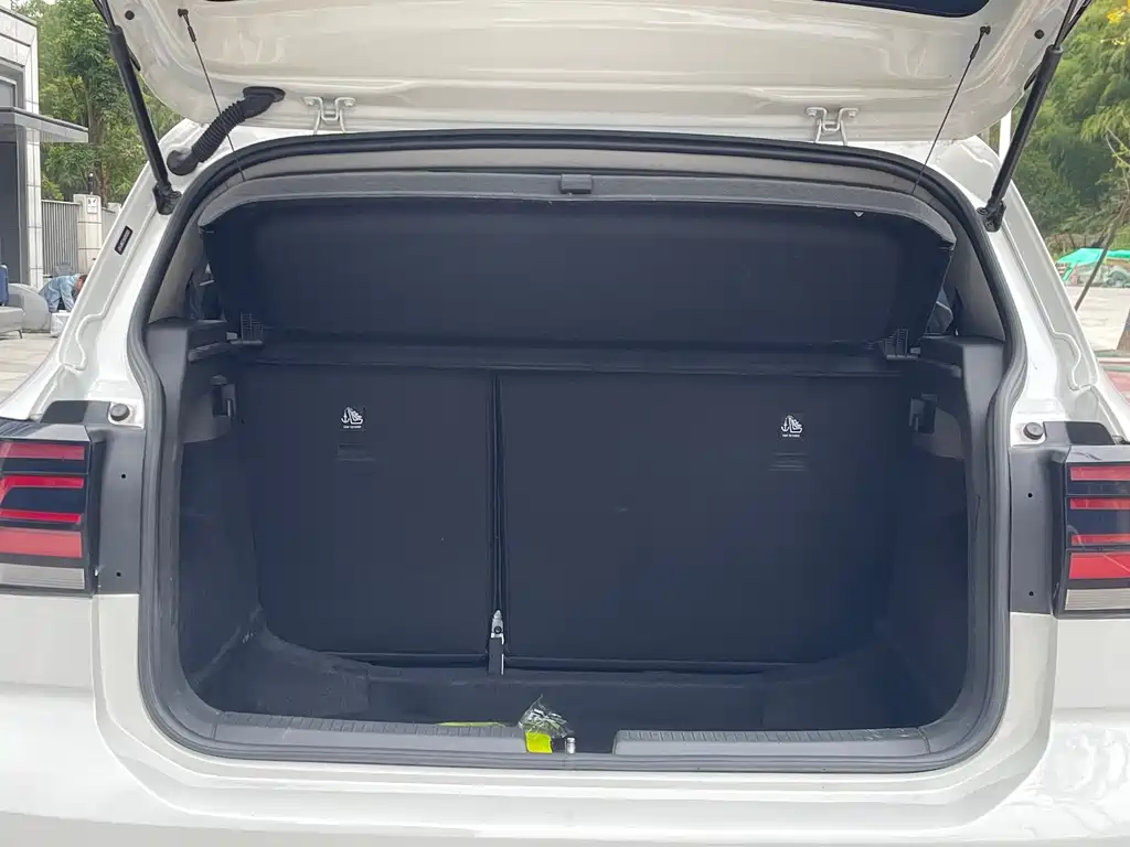 Volkswagen T-Cross — фото 14