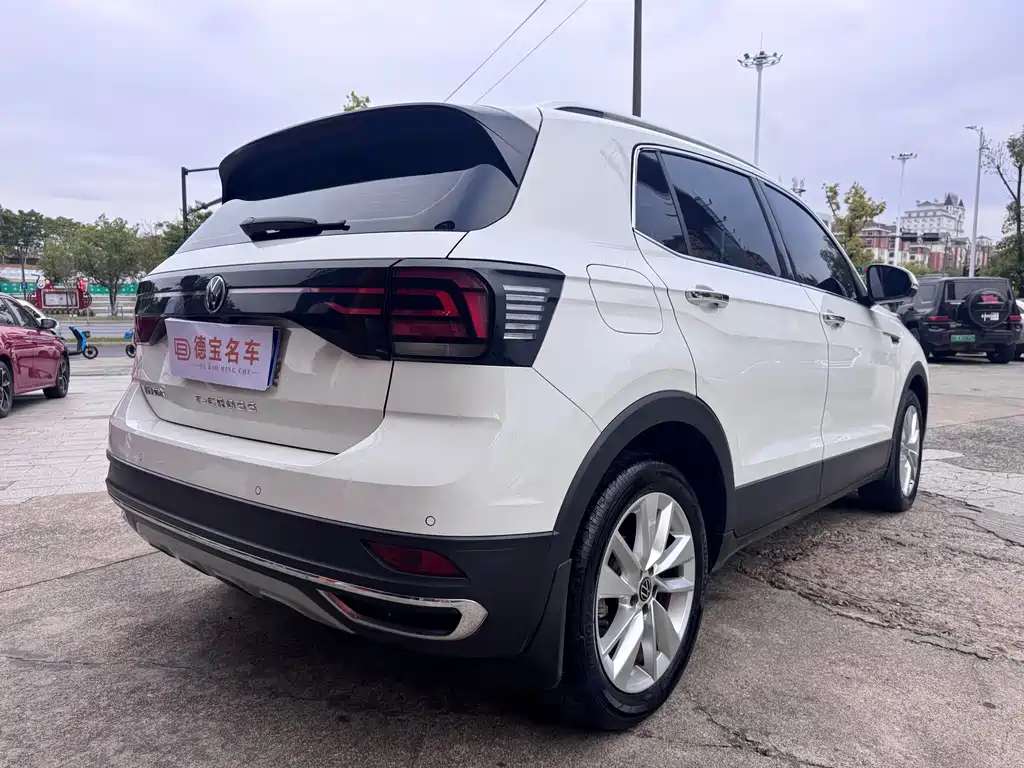 Volkswagen T-Cross — фото 11
