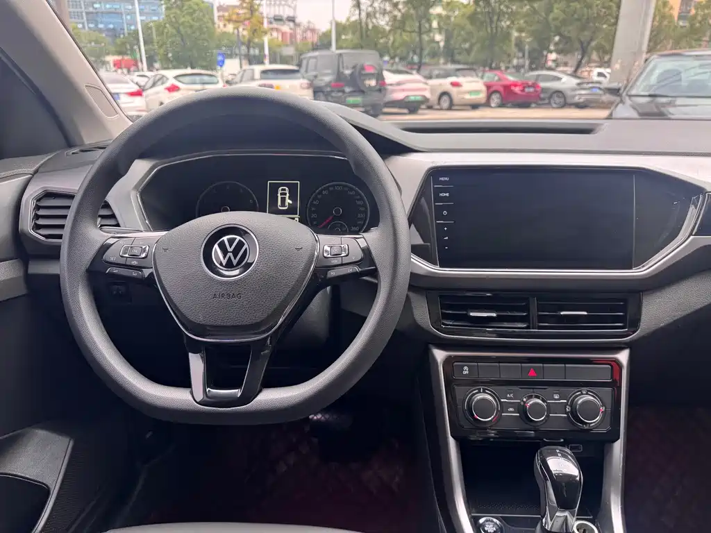 Volkswagen T-Cross — фото 9