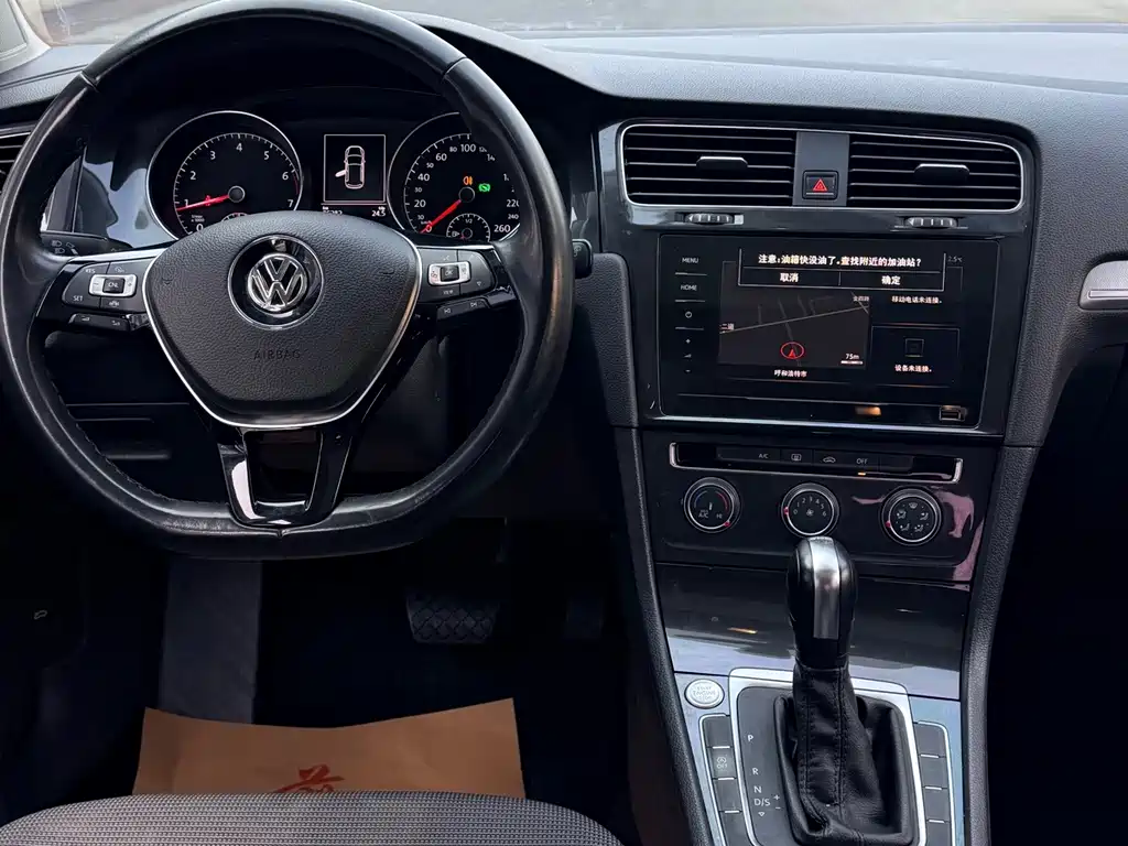 Volkswagen Golf — фото 14