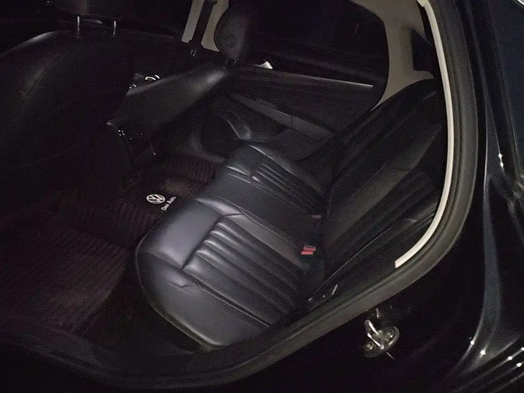 Volkswagen Passat — фото 16