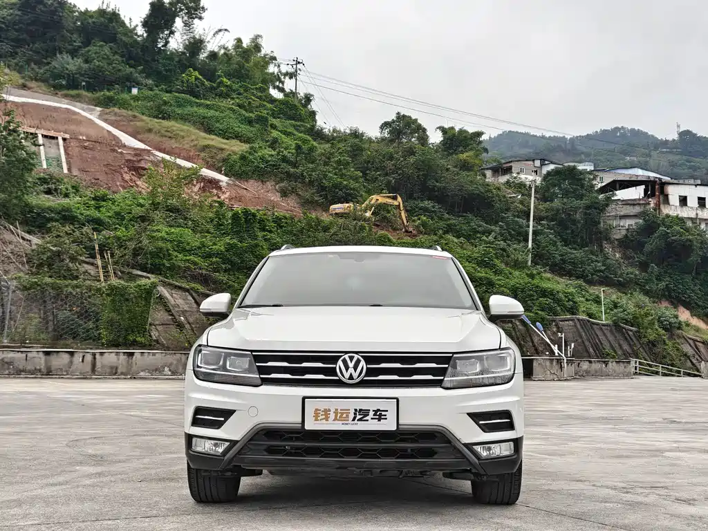 Volkswagen Tiguan L — фото 2