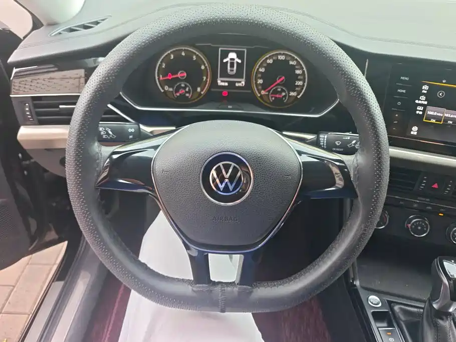 Volkswagen Passat — фото 15