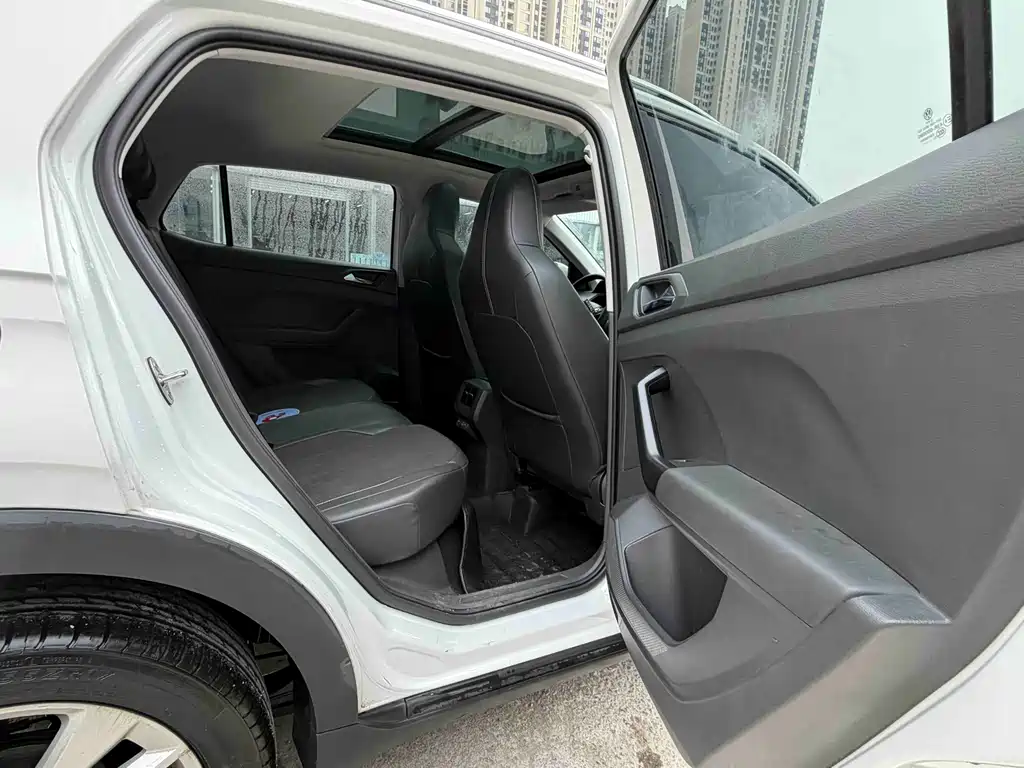 Volkswagen T-Cross — фото 6