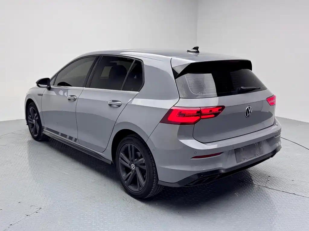 Volkswagen Golf — фото 9