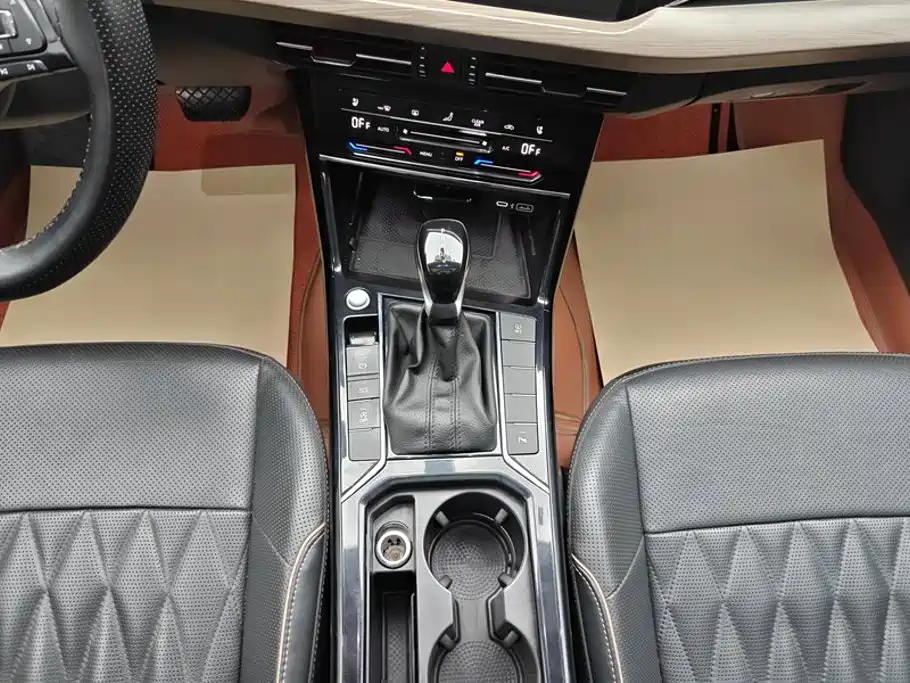 Volkswagen Passat — фото 16