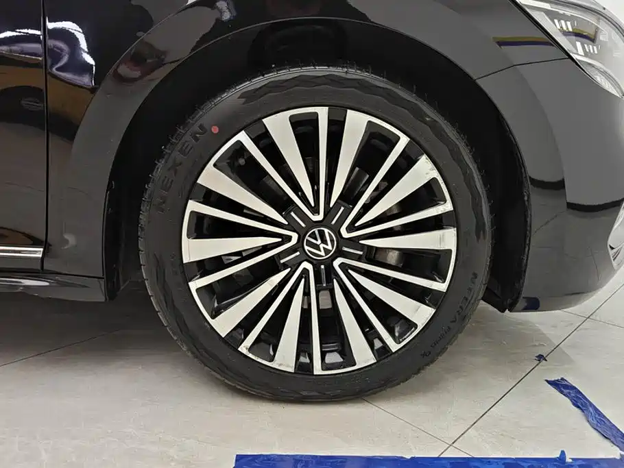 Volkswagen Passat — фото 6