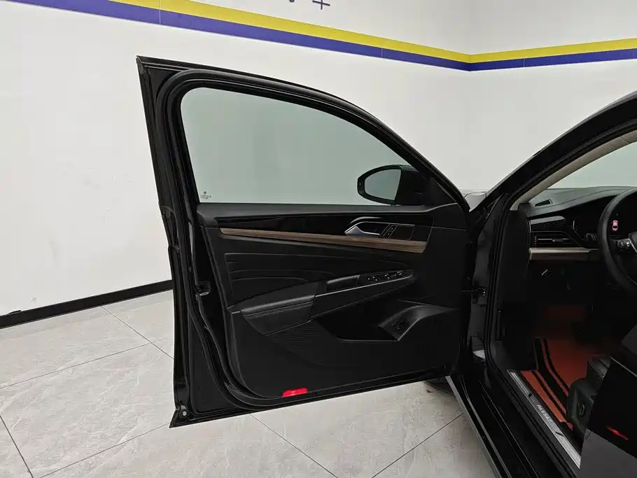 Volkswagen Passat — фото 7