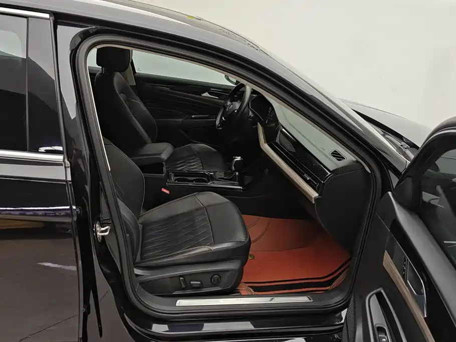 Volkswagen Passat — фото 8