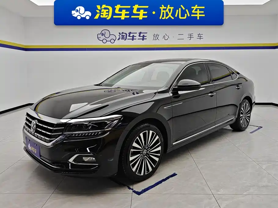 Volkswagen Passat — фото 1