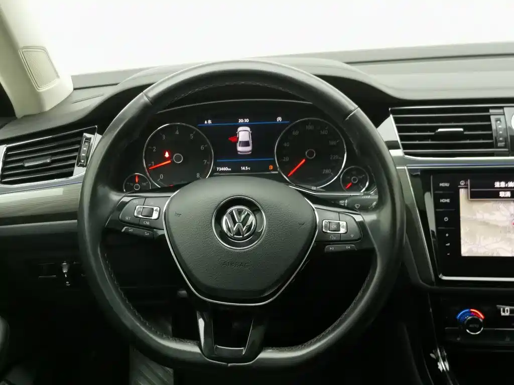 Volkswagen Phideon — фото 11