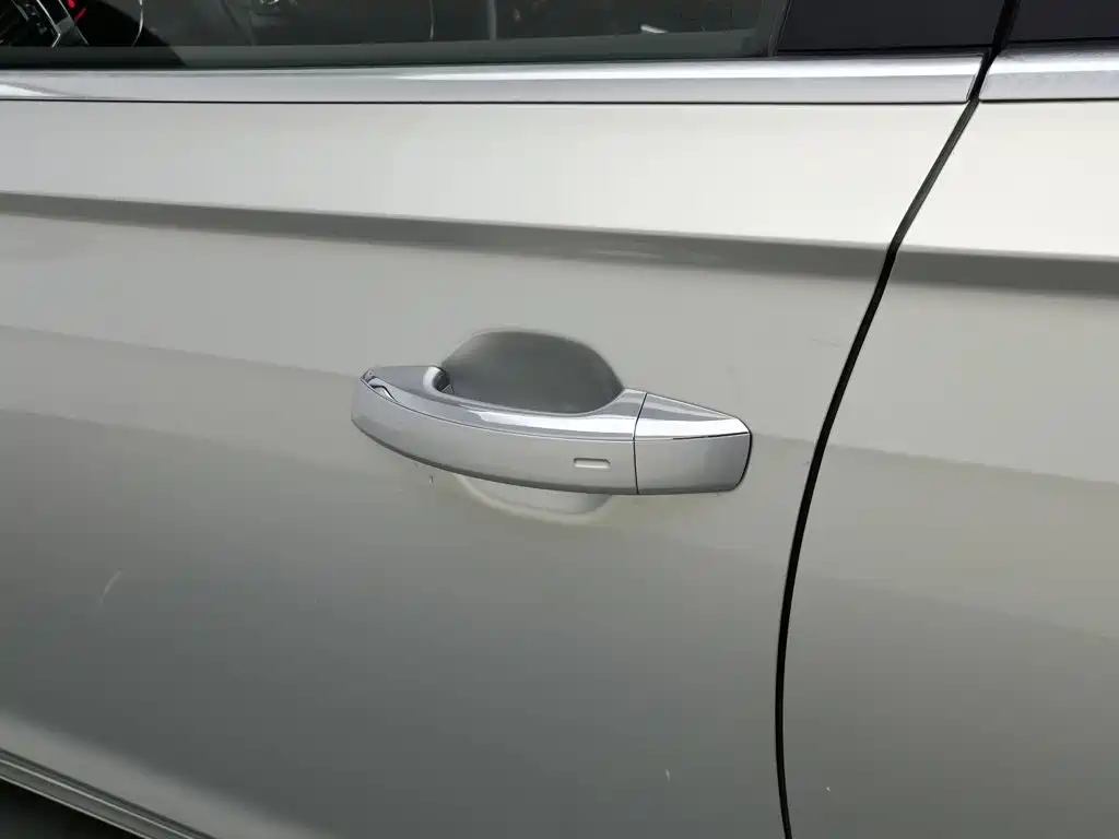 Volkswagen Phideon — фото 18