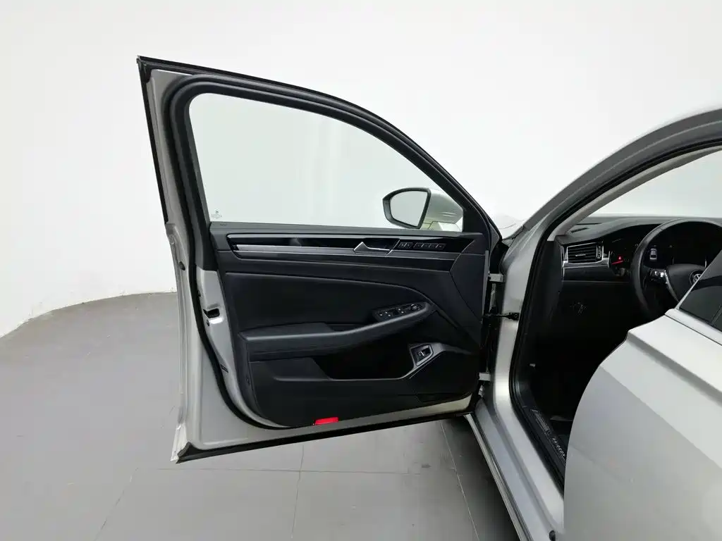 Volkswagen Phideon — фото 8