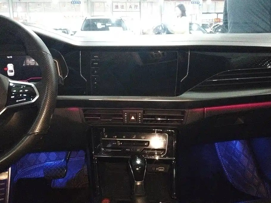 Volkswagen Passat — фото 13