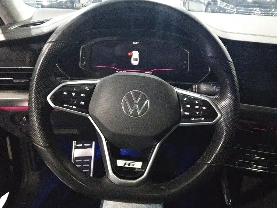 Volkswagen Passat — фото 15