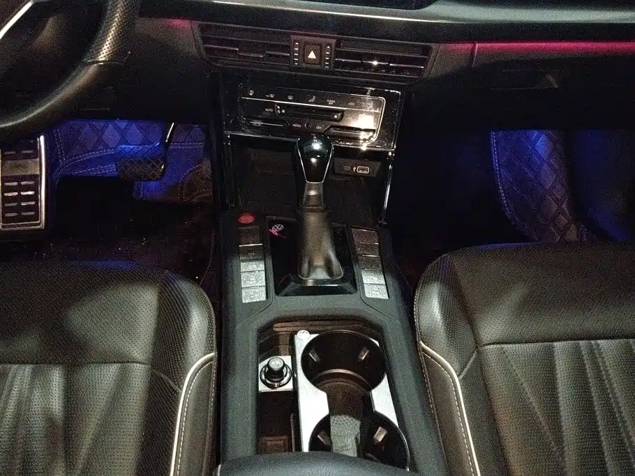 Volkswagen Passat — фото 16