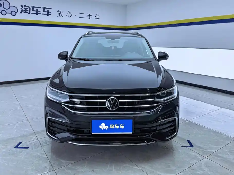 Volkswagen Tiguan L — фото 2