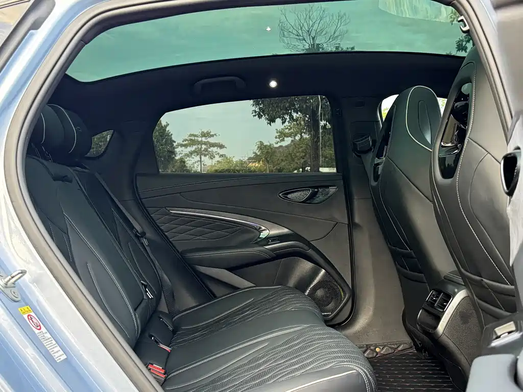 BYD Seal — фото 13