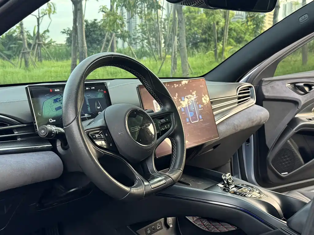 BYD Seal — фото 14