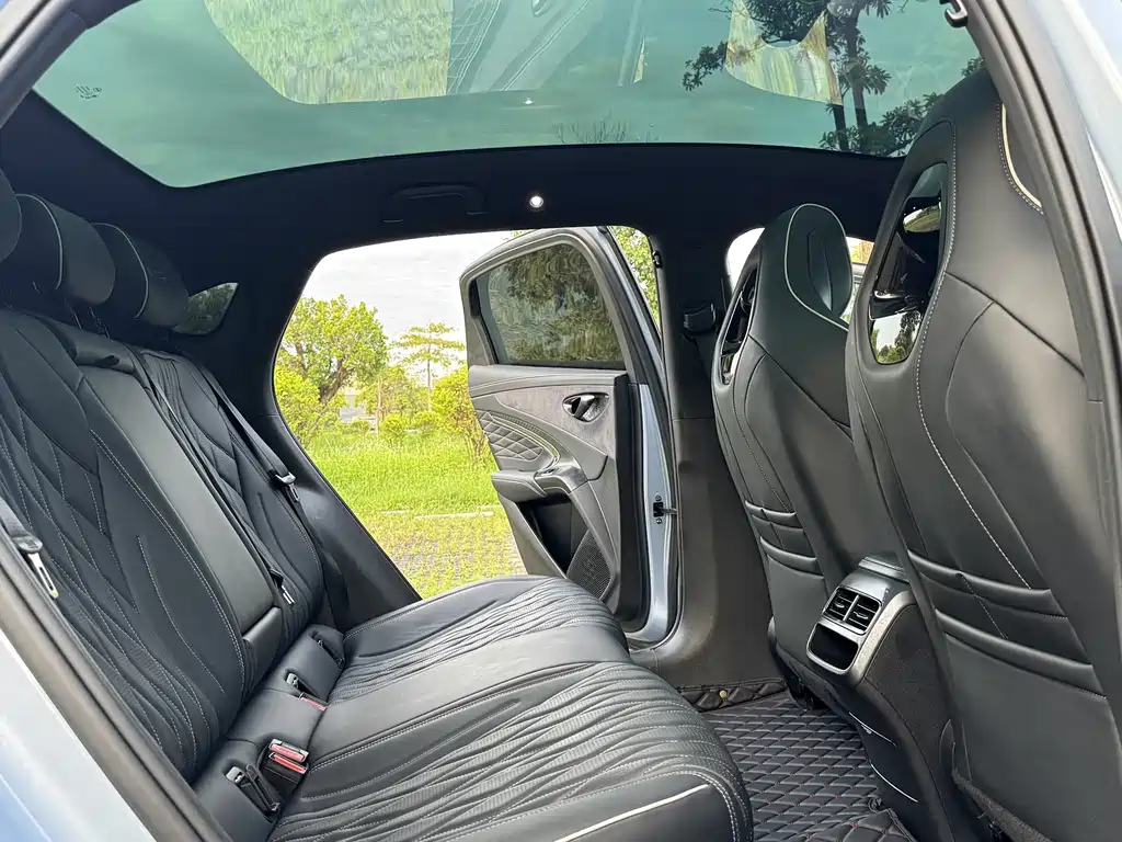 BYD Seal — фото 17