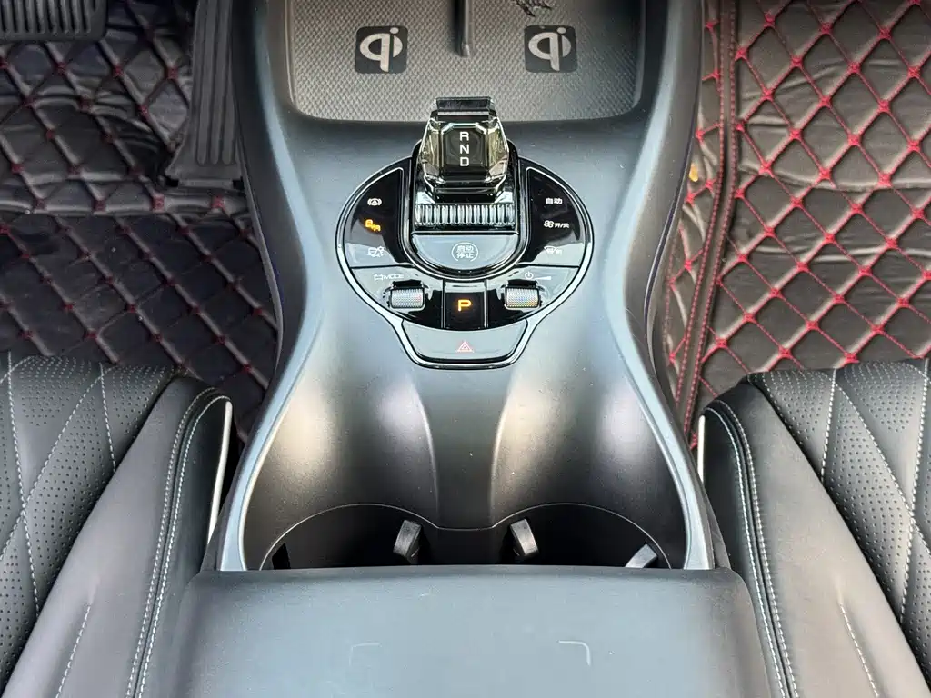 BYD Seal — фото 19