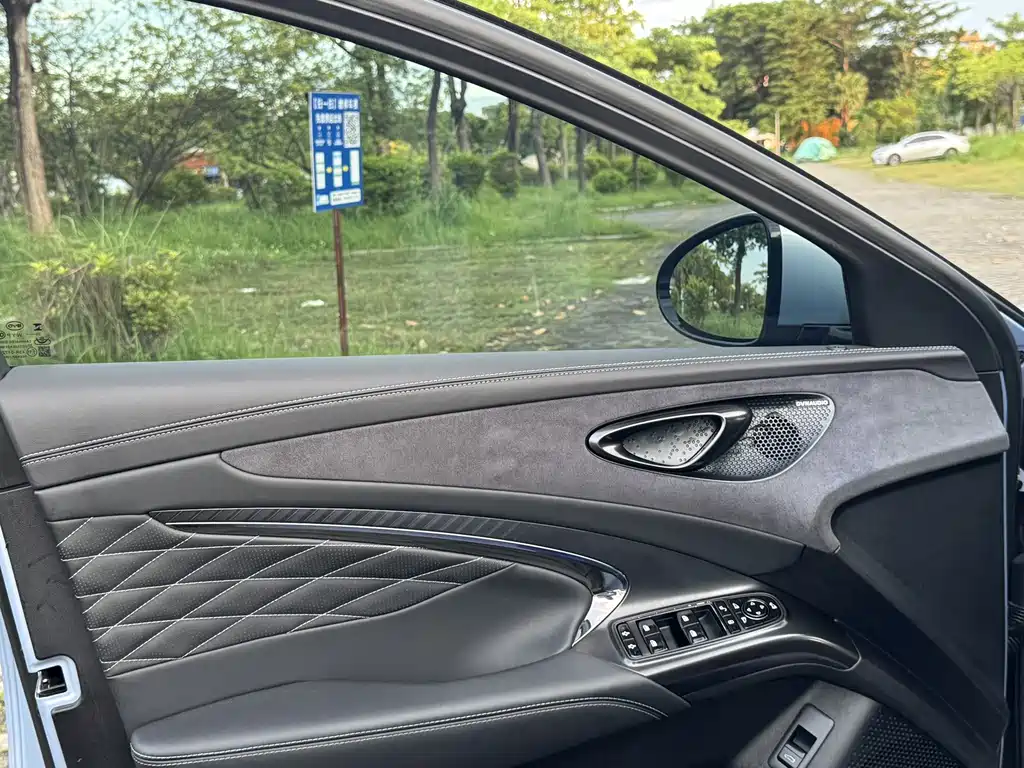 BYD Seal — фото 24