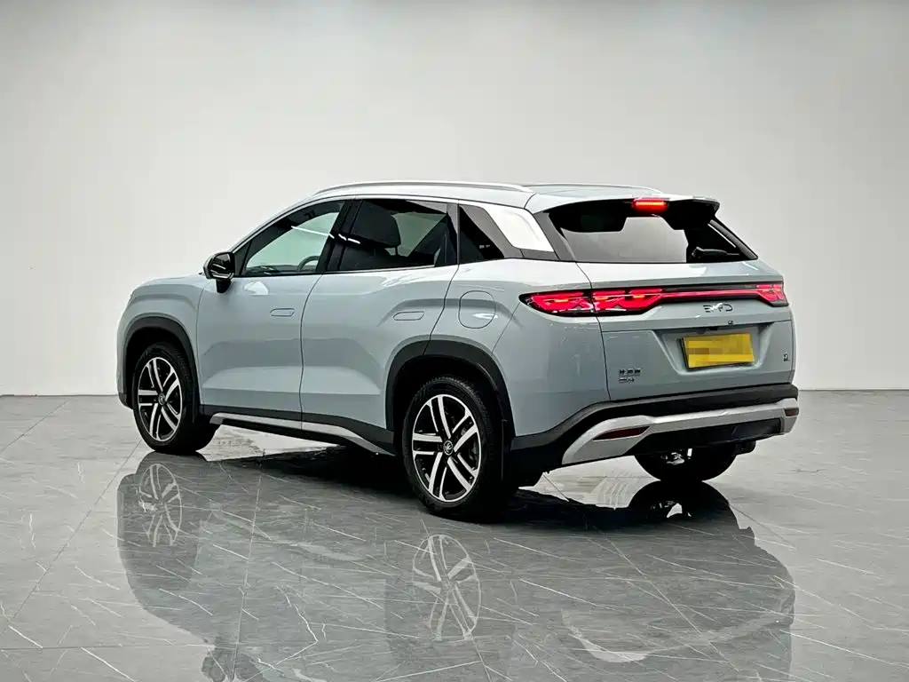 BYD L DM-i — фото 4