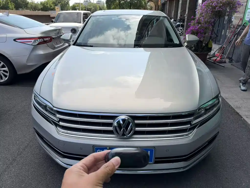 Volkswagen Phideon — фото 2