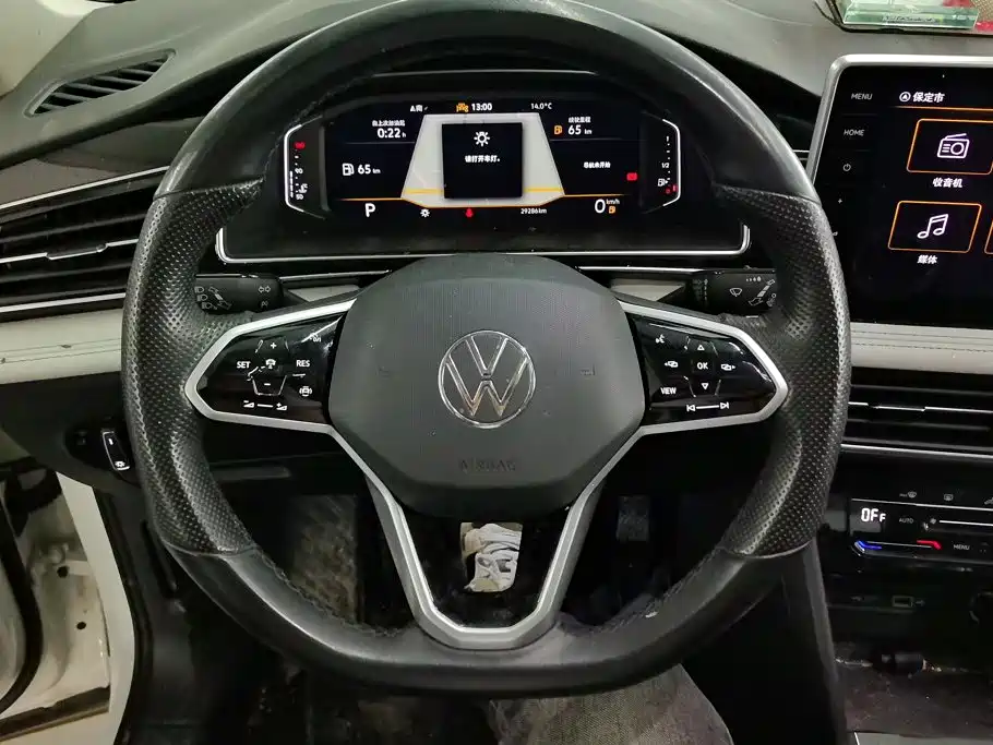 Volkswagen Tiguan L — фото 15