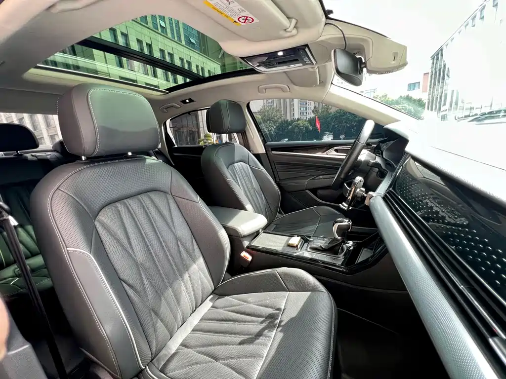 Volkswagen Passat — фото 33