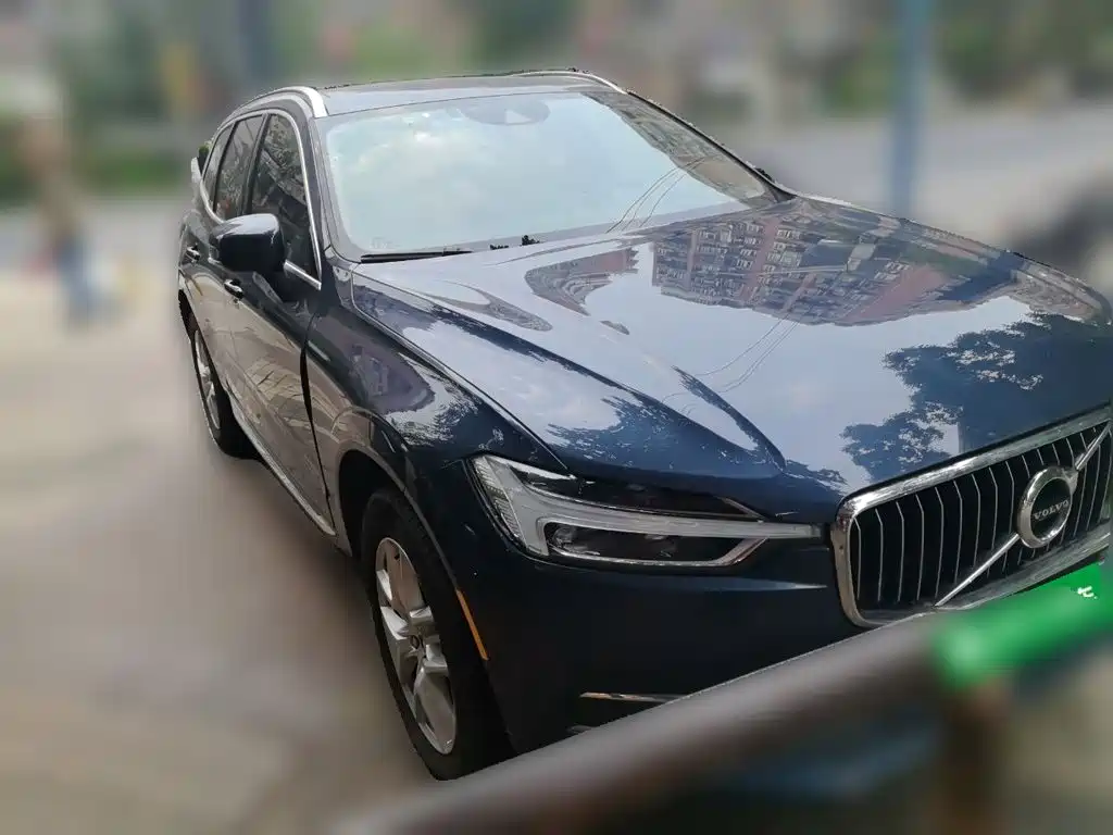 Volvo XC60 — фото 3