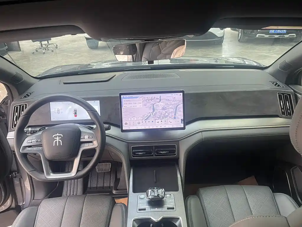 BYD L DM-i — фото 14