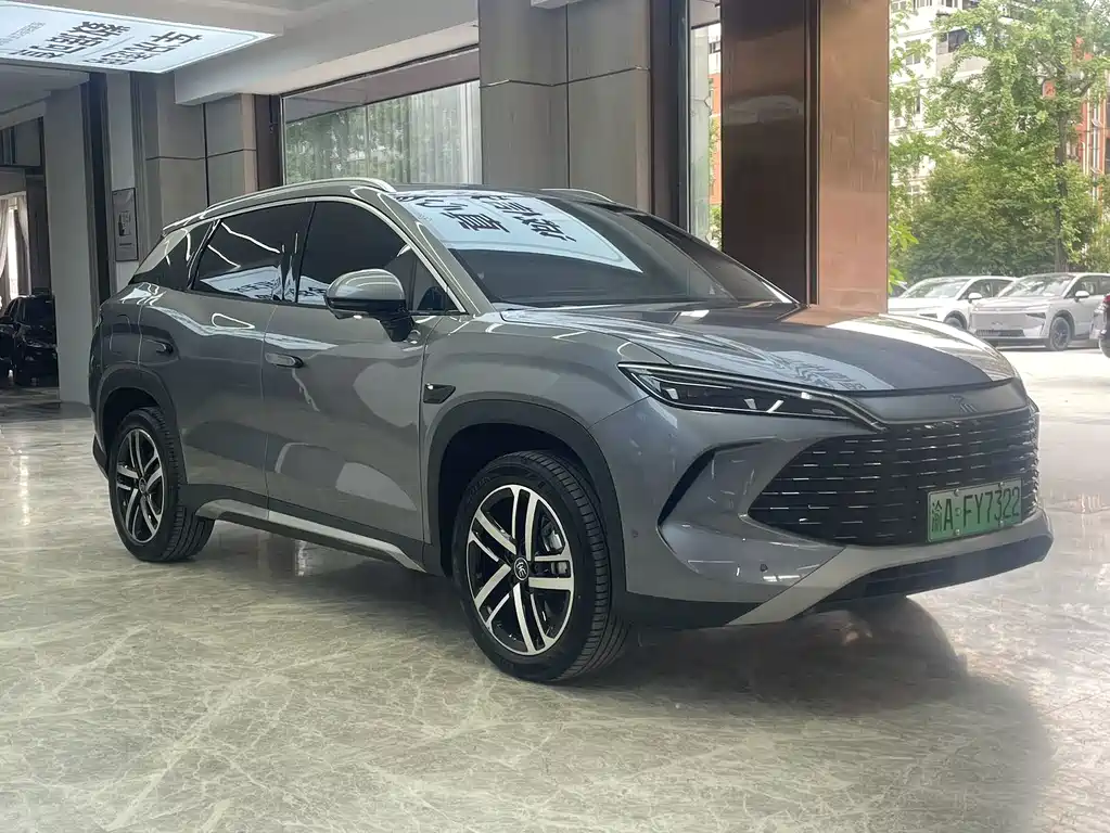 BYD L DM-i — фото 3