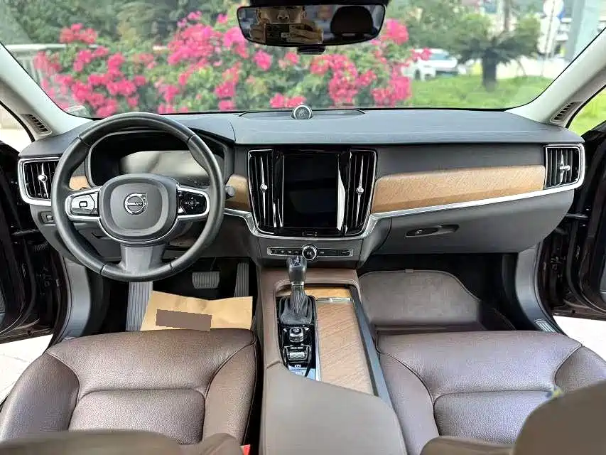 Volvo S90 — фото 3
