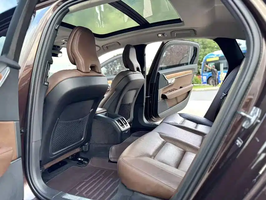 Volvo S90 — фото 6