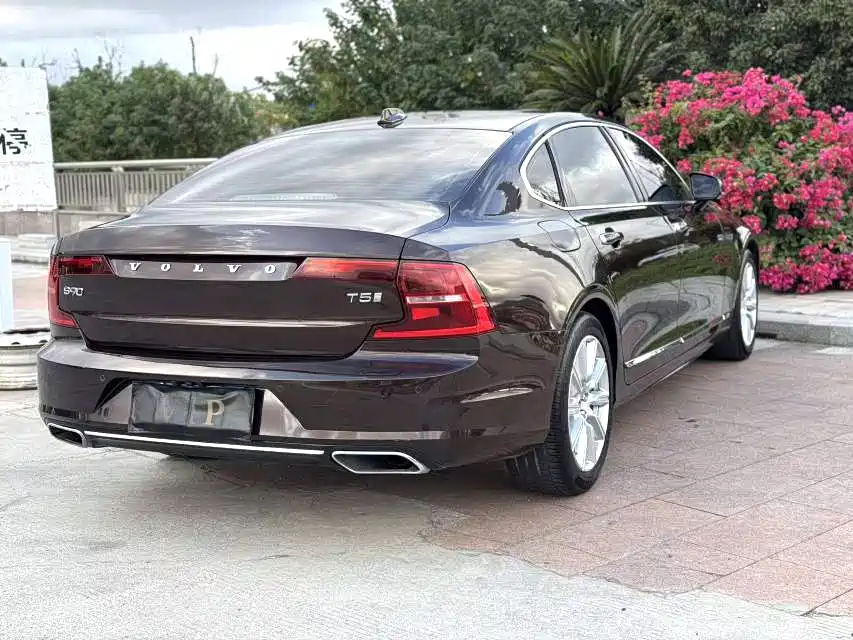 Volvo S90 — фото 8
