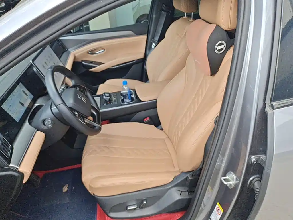 BYD L DM-i — фото 15