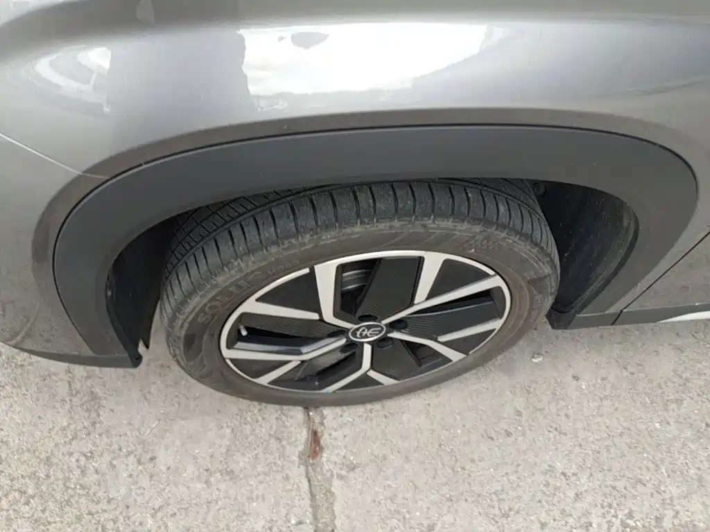 BYD L DM-i — фото 23
