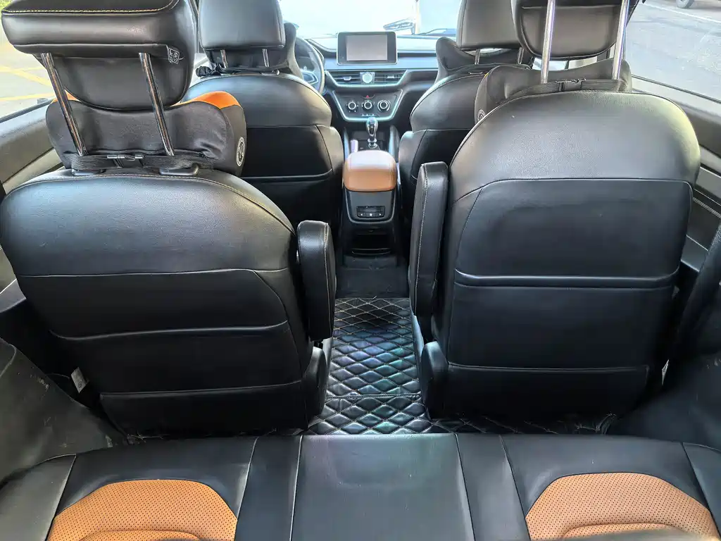 Wuling Hongguang S3 — фото 9