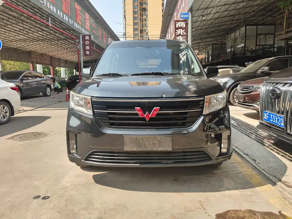 Wuling Hongguang PLUS — фото 3