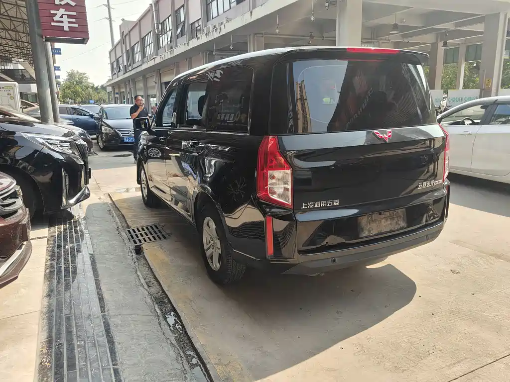 Wuling Hongguang PLUS — фото 5