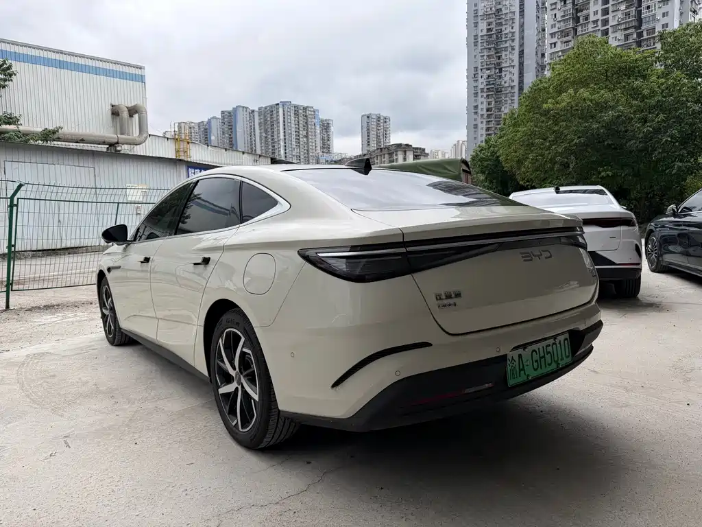 BYD Seal 07 DM-i — фото 8