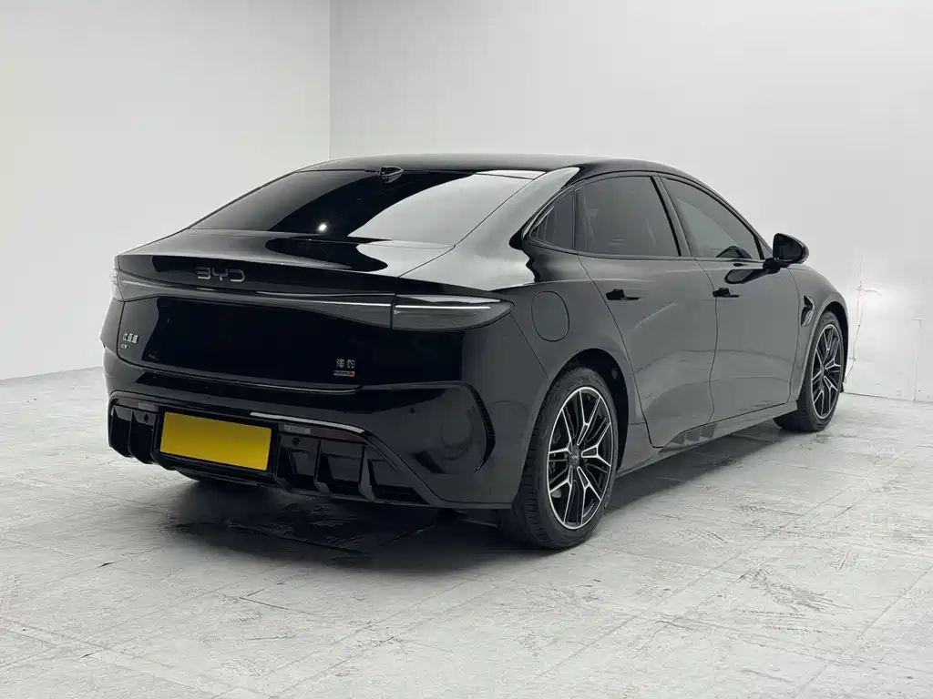 BYD Seal — фото 7